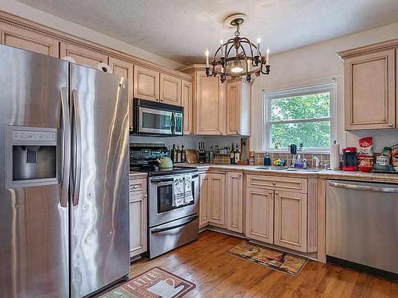 5th image of 2817 Blair Blvd #A