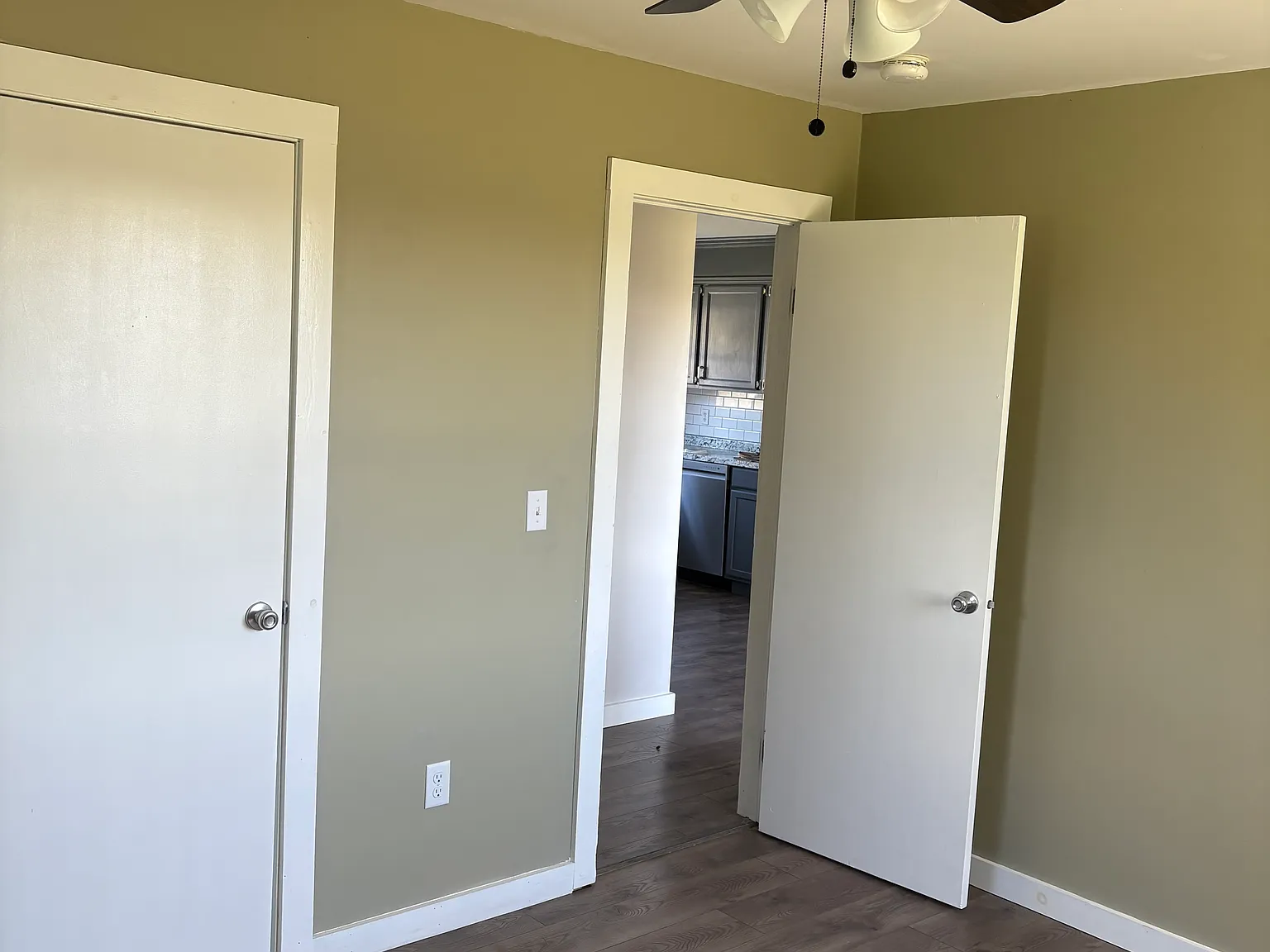 2 bed, 1000 sqft, $1,850 — Photo 3