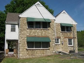 2nd image of 429 N Van Brunt Blvd