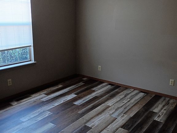 3rd image of 604 Park Ave Ste 1