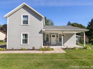 802 W Dodge St, Greenville, MI 48838