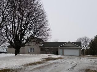 6077 Maplewood Rd, Sturgeon Bay, WI 54235