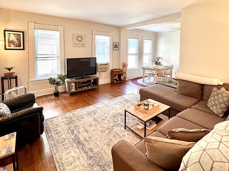 31 Vick Park — Photo 3
