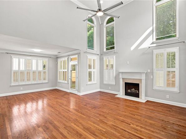 3135 Carrick Rd
