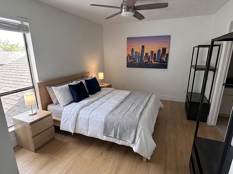 7655 S Braeswood Blvd #8 — Photo 21