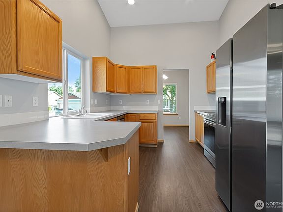 5th image of 18414 39th Avenue E