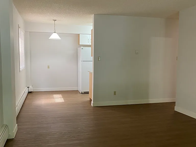 604 1st Ave NW #108 — Photo 8
