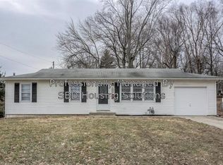 609 SE 3rd Ter, Lees Summit, MO 64063