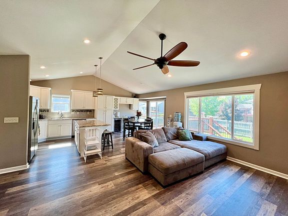 3rd image of 4728 Plumthicket Dr