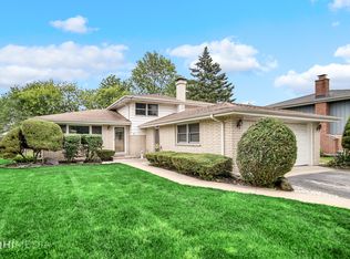 10337 S Terry Dr, Palos Hills, IL