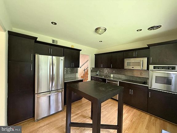 3rd image of 9209 E Parkhill Dr
