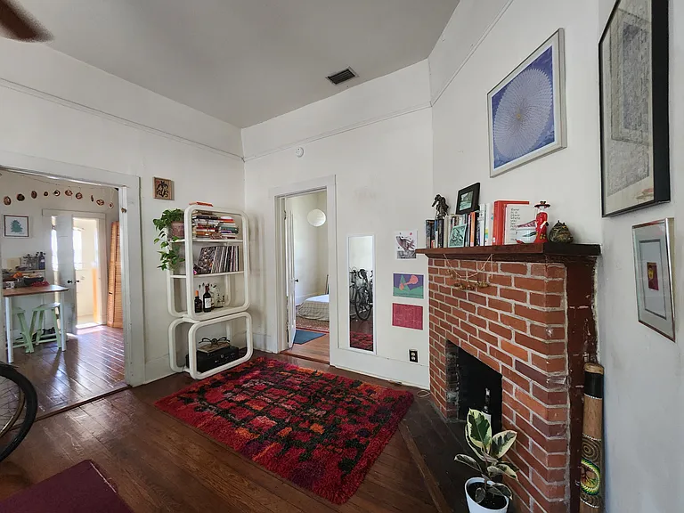 302 NW 2nd St — Photo 9