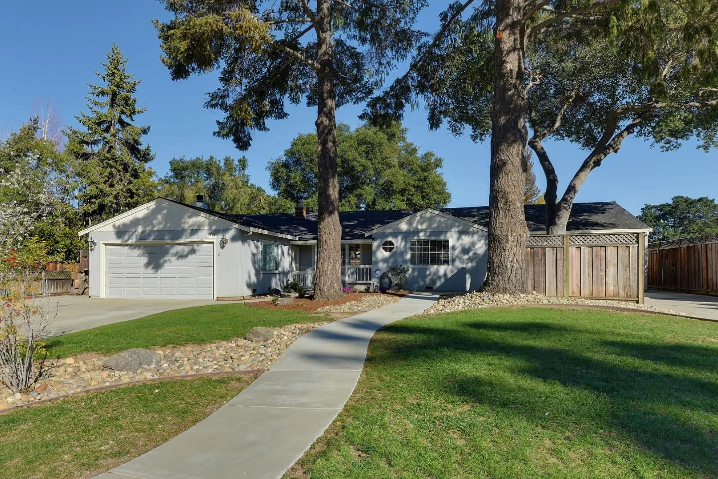 10280 Scenic Blvd photo 1