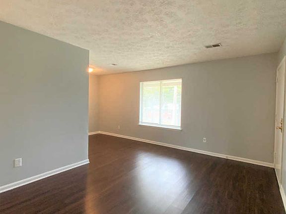 4th image of 301 Christy Allyn Ct
