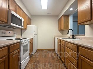 1660 Swanson Dr #6, Syracuse, NE 68446