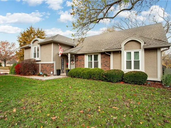 1400 NW Deer Run Trl, Blue Springs, MO 64015