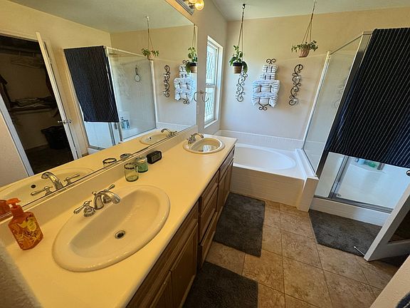 3rd image of 27786 Summer Grove Pl