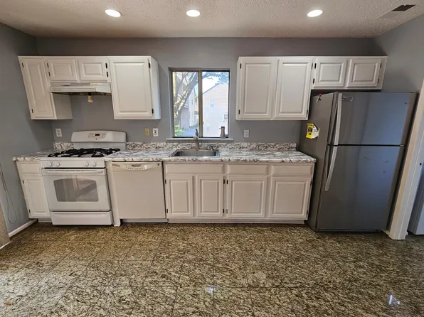 44 Denise Dr, Edison, NJ 08820