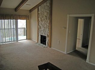 35 Waters Edge Ct, Lake Ozark, MO 65049