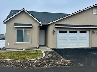 6408 Sandstone Dr, Pasco, WA 99301