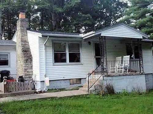 2408 Hollyhock Rd photo 1