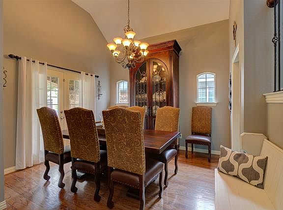 4th image of 6905 Shoreview Dr
