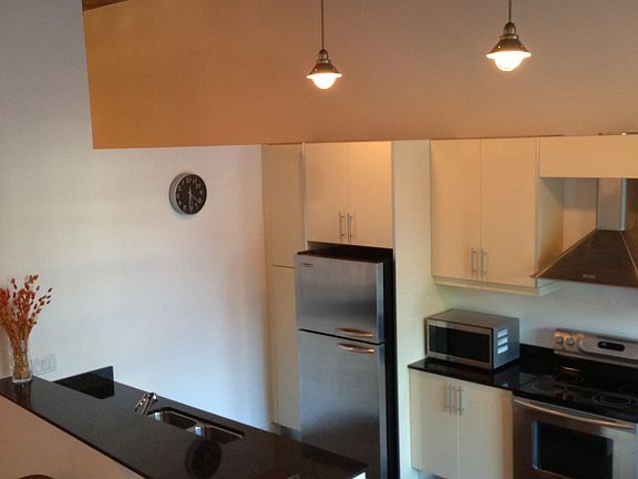 5th image of 185 NE 4th Ave APT 216