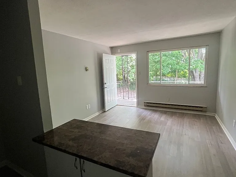 728 W Dixie St — Photo 3