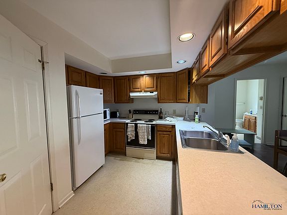 3rd image of 9-11 Maple Ave #B6445413