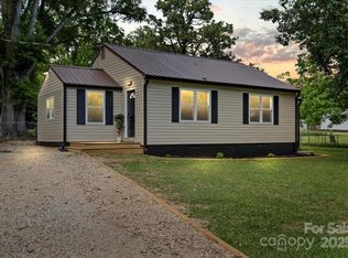 1055 Laurel Ave, Lancaster, SC 29720