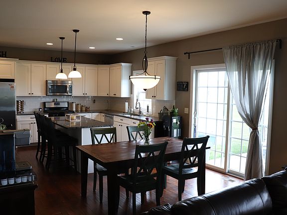 3rd image of 15414 W 103rd Ln