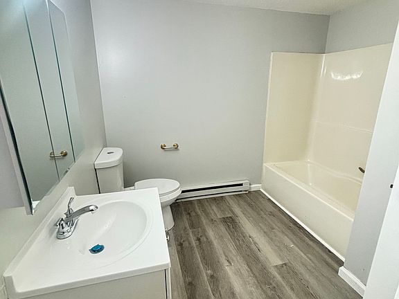 3rd image of 10 Agney Ave APT 1D