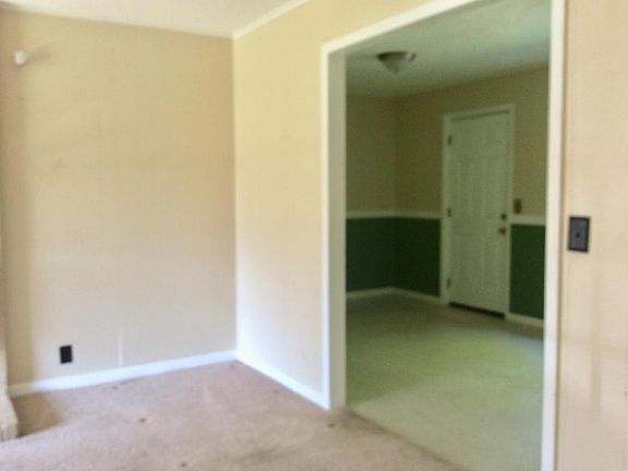 4th image of 280 Westwood Dr
