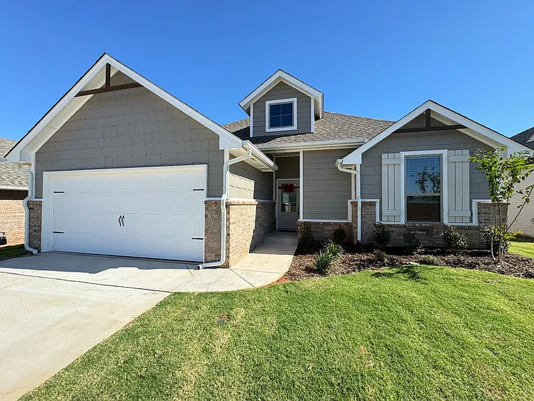 16220 Marsha Dr — Photo 2