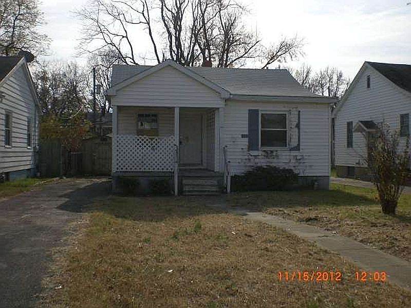 1st image of 1125 E Gum St