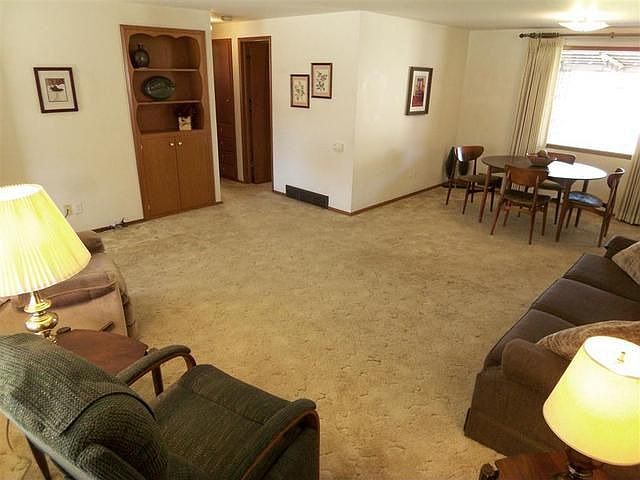 2nd image of 1130 Aspen St