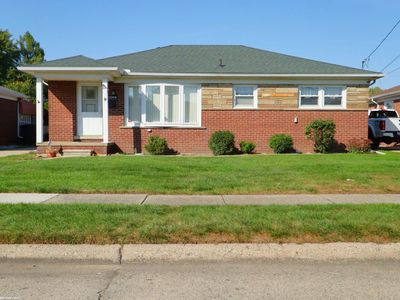 22549 Shorewood Dr, Saint Clair Shores, MI, 48081