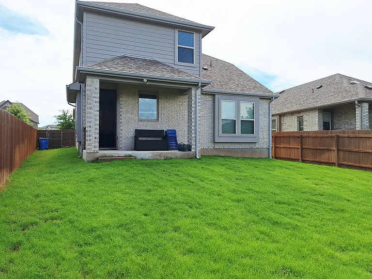 8000 Prairie Rye Dr — Photo 36