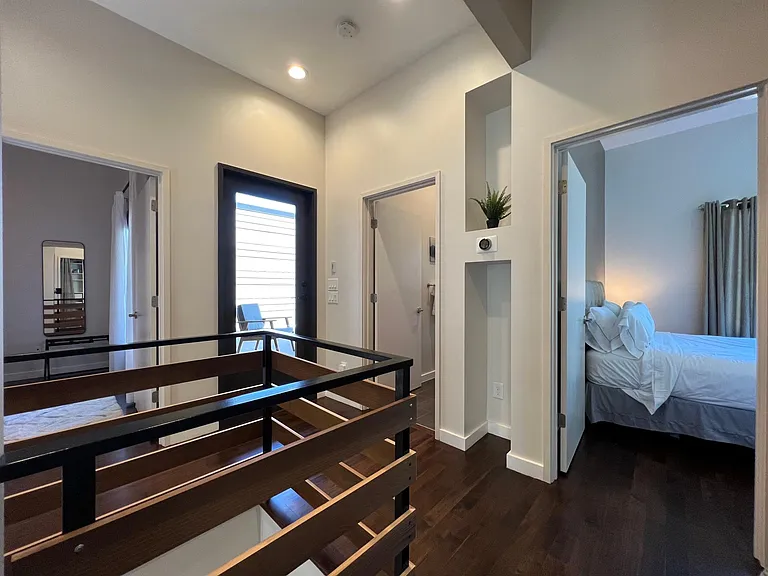 504 Morgan St NE — Photo 30