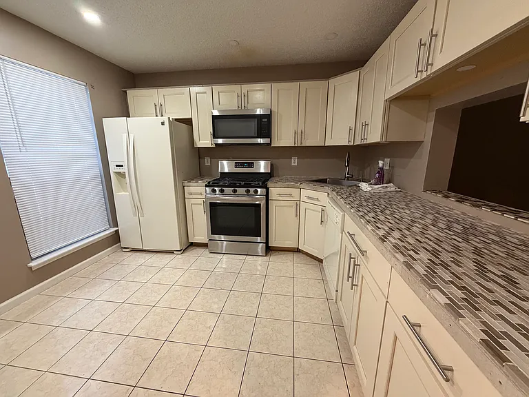 161 Patriots Ct — Photo 3