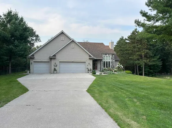 W8278 Fawn Ave, Oxford, WI 53952