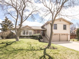 1005 Lancaster Ct, Hoffman Estates, IL 60169
