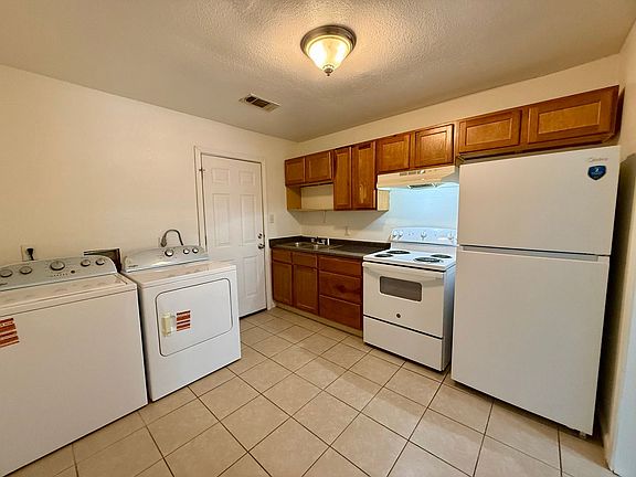 5th image of 3705 Griffin St #3