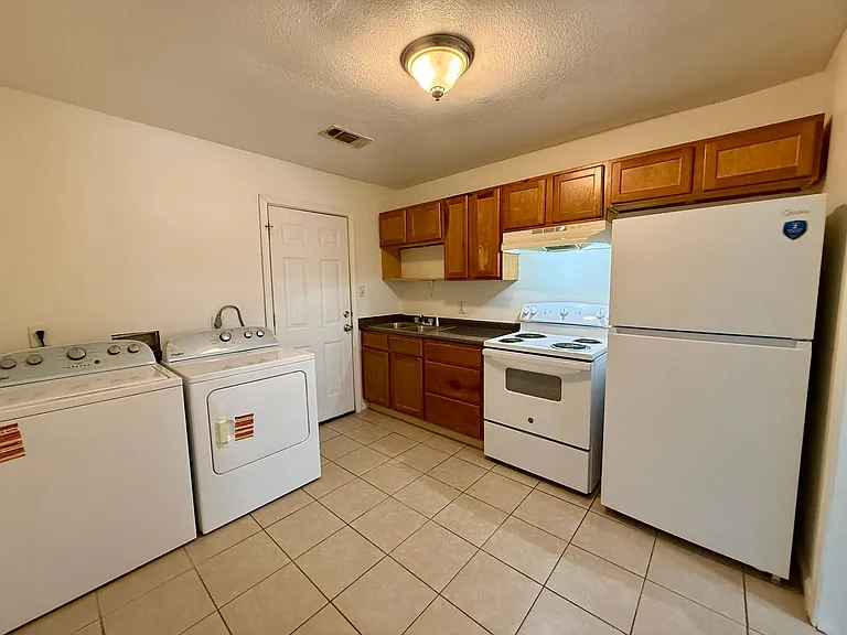 3705 Griffin St — Photo 5