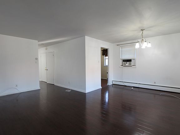 2nd image of 6460 Ardleigh St Floor 2
