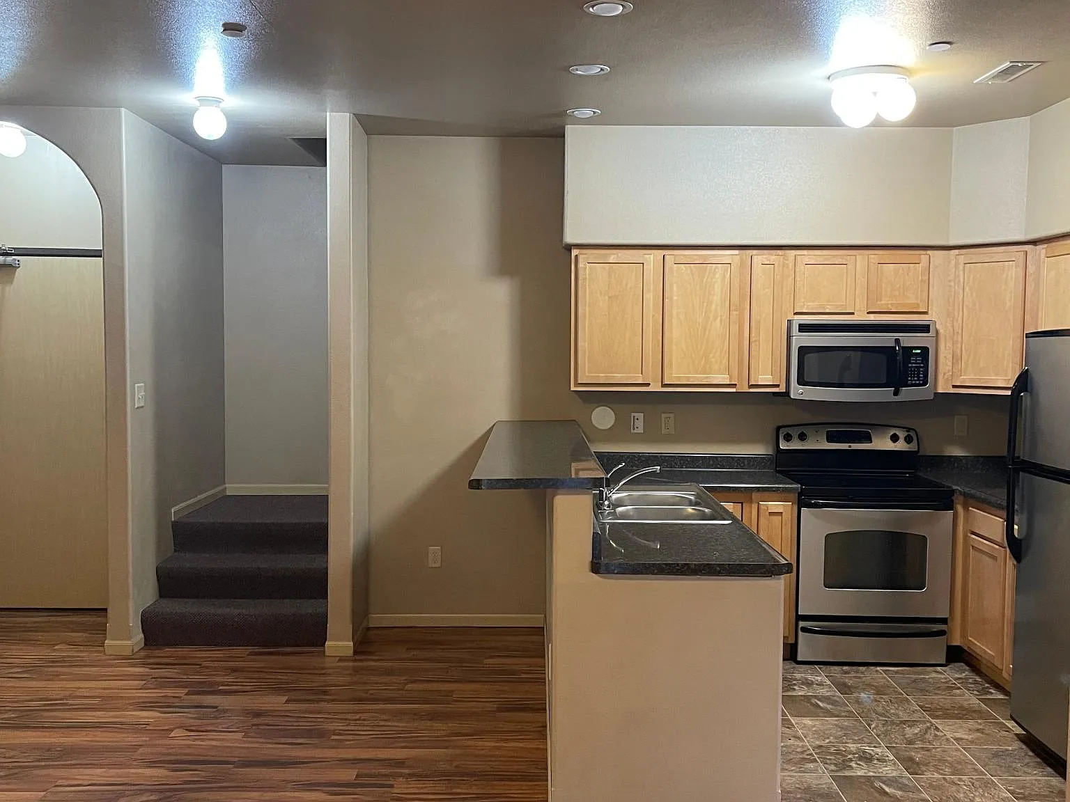 3 bed, 1562 sqft, $2,728 — Photo 3