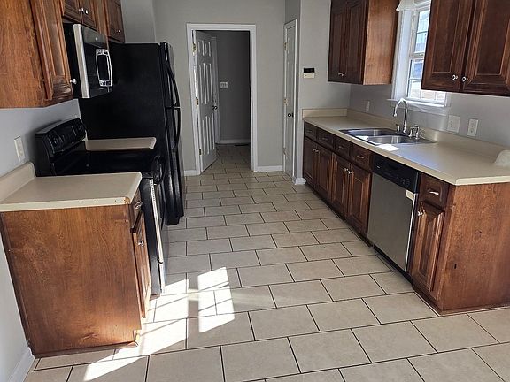 5th image of 104 Vanessa Dr
