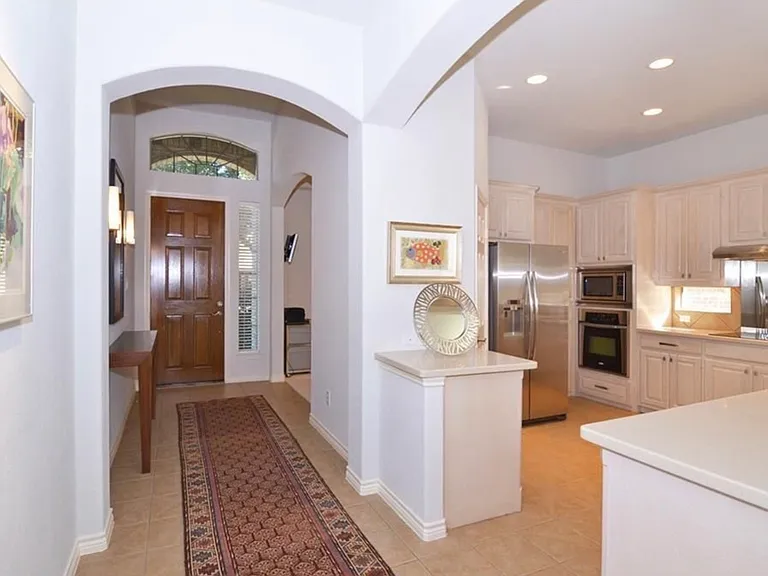 714 Pelican Hills Dr — Photo 3