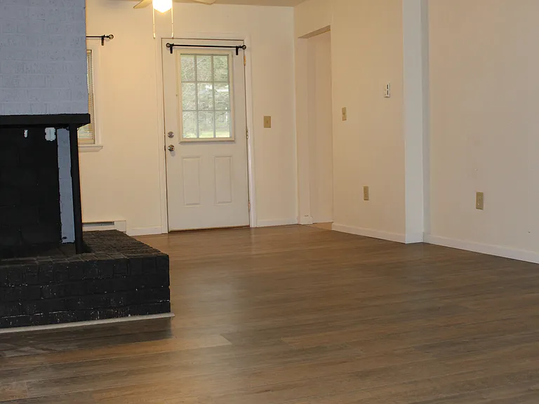 316 Homestead Ln #C — Photo 6
