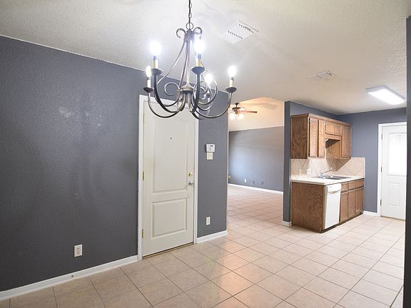 5th image of 3306 Alicante Ct #A